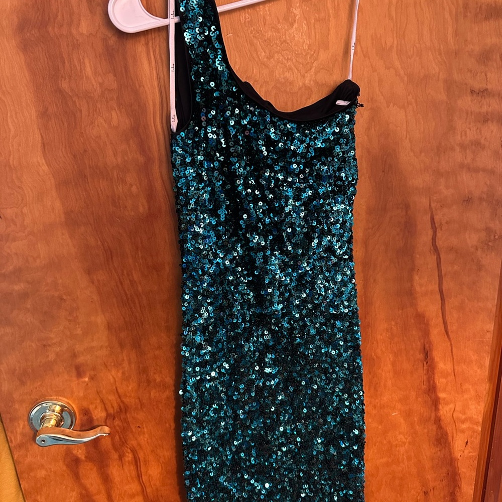 Lulu's Elegant Black Dress